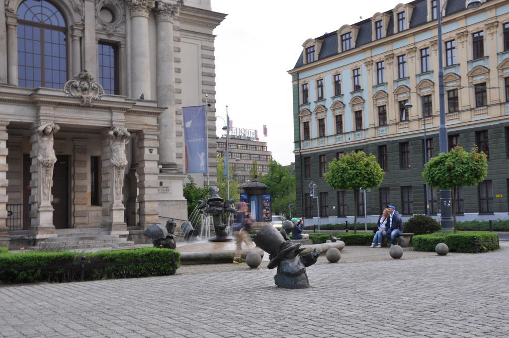 Pokoje Goscinne Przy Ogrodzie Staromiejskim Breslavia Exterior foto